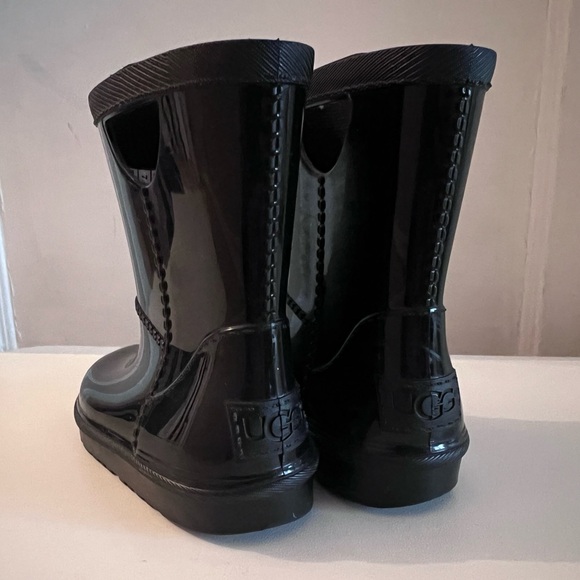 Ugg rain boots -toddler - Picture 3 of 4